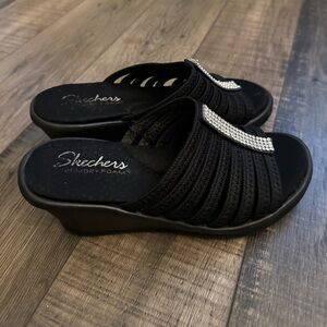 Sketchers Cali Rumbler hot shot black wedge sandal women shoe size 7